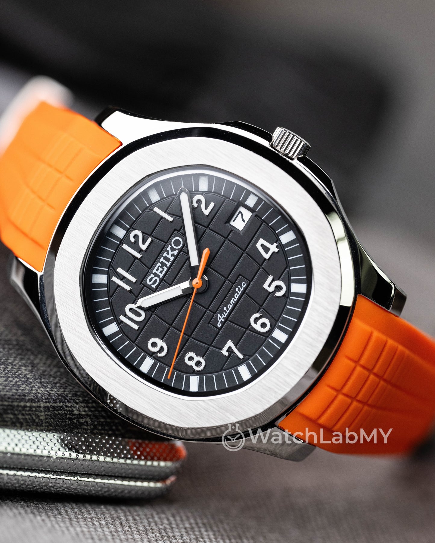 Aquanaut | Black Orange
