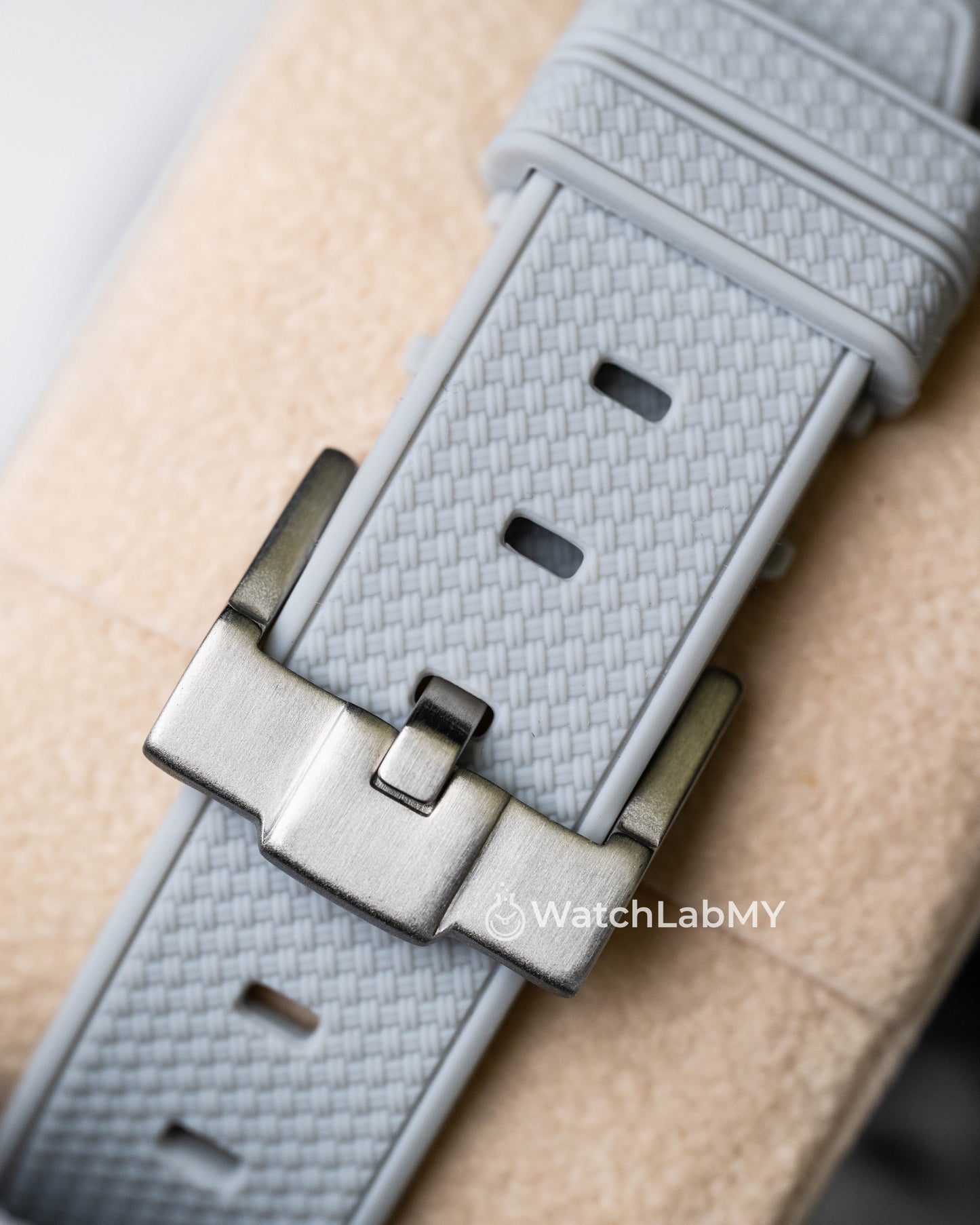 Daytona | Transparent Acrylic