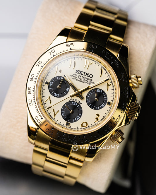 Daytona | Gold Arabic