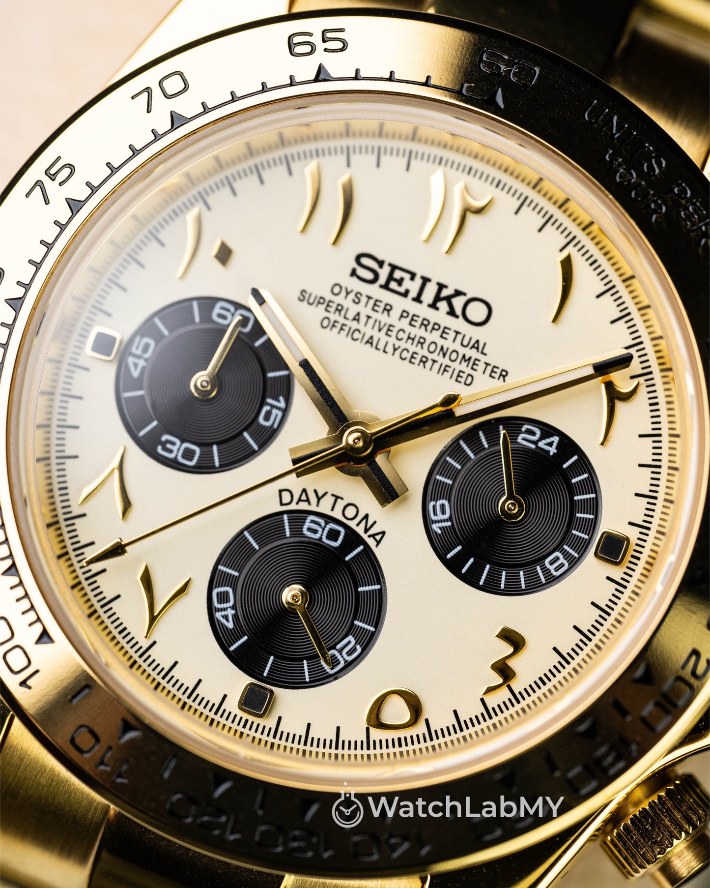 Daytona | Gold Arabic