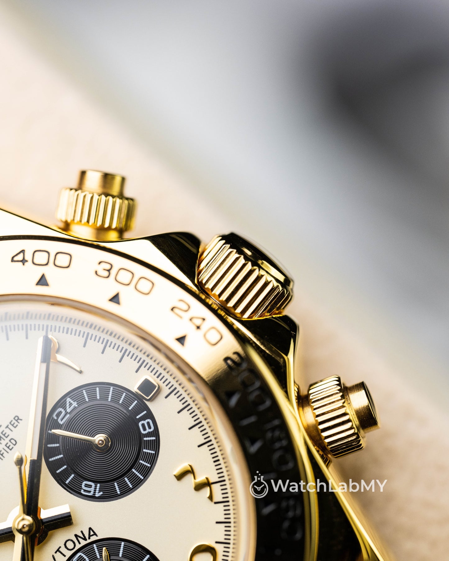Daytona | Gold Arabic