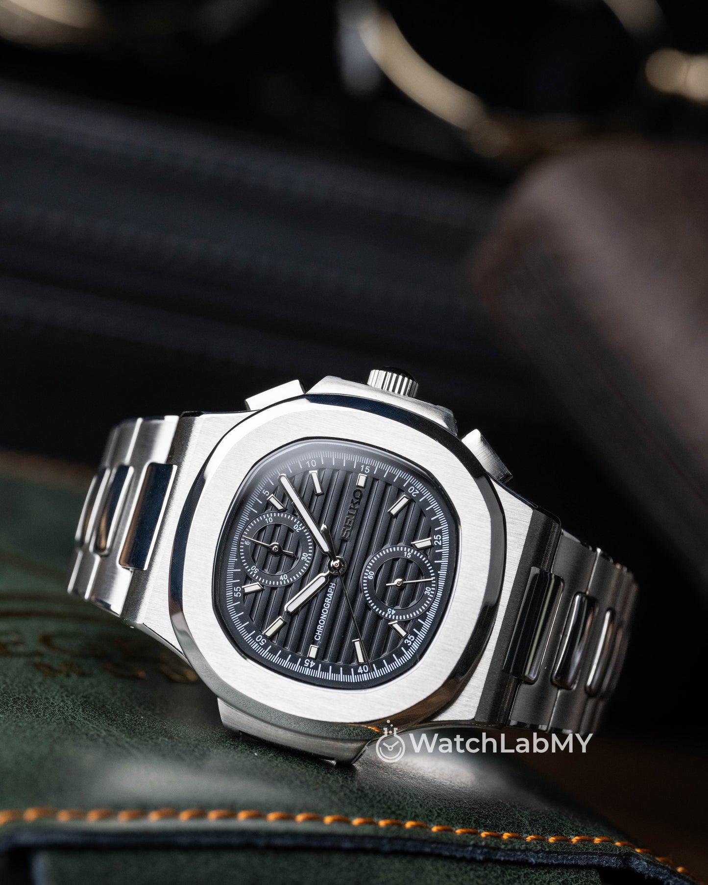 Nautilus | Black Chronograph