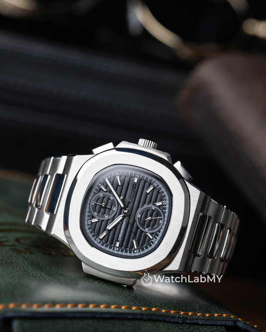 Nautilus | Black Chronograph